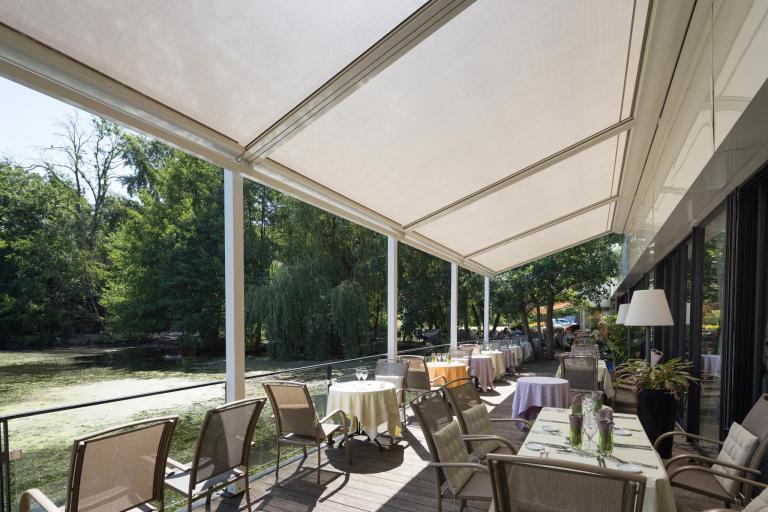 Demaeght zonwering is Renson Premium ambassadeur voor west en Oost-Vlaanderen. bij ons kan u terecht voor alles van zonwering tot outdoor producten van Renson. Camargue Algarve Lapure Carport Pergola terrasoverkapping lamellendak Fixscreen 100 klik hier voor een offerte met korting 