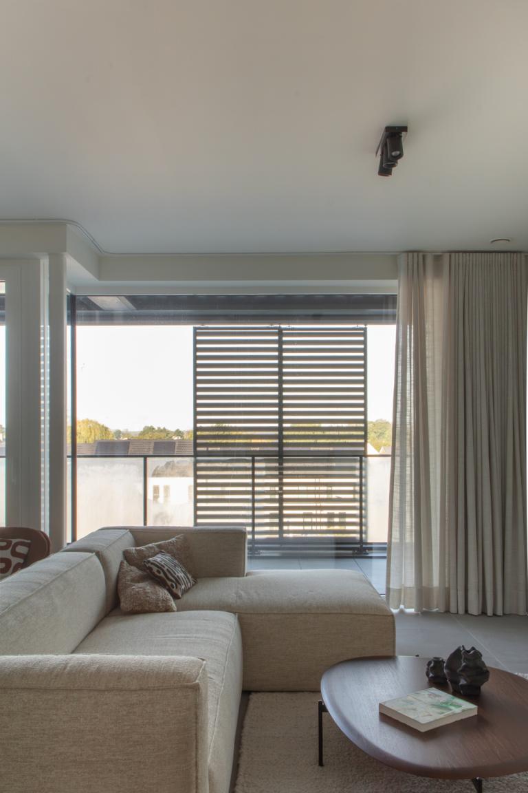 Raamdecoratie of aluminium schuifpanelen voor op uw appartement nodig? vraag uw offerte aan voor de Regio Waregem Kortrijk Deinze Tielt Kruisem Oudenaarde Kluisbergen Ronse. Uw Renson premium ambassador. Algarve Aero Camargue overkapping
