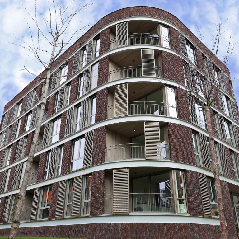 Renoveren begint bij Renson en Demaeght. Kom langs voor een offerte op maat voor Zonwering gevelbekleding terrasoverkappingen carports berging houten aluminium design renovatie bouwen bouw renoveren rooftop Carpentier. Deinze Waregem Oostrozebeke Tielt Kortrijk Anzegem Kluisbergen Oudenaarde Ronse 