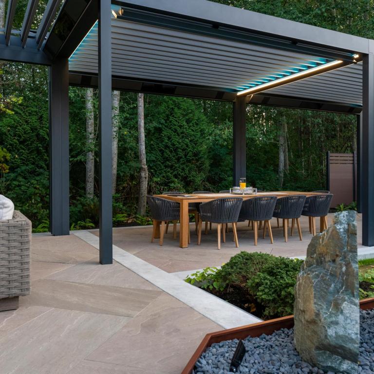 Renoveren begint bij Renson en Demaeght. Kom langs voor een offerte op maat voor Zonwering gevelbekleding terrasoverkappingen carports berging houten aluminium design renovatie bouwen bouw renoveren rooftop Carpentier. Deinze Waregem Oostrozebeke Tielt Kortrijk Anzegem Kluisbergen Oudenaarde Ronse 