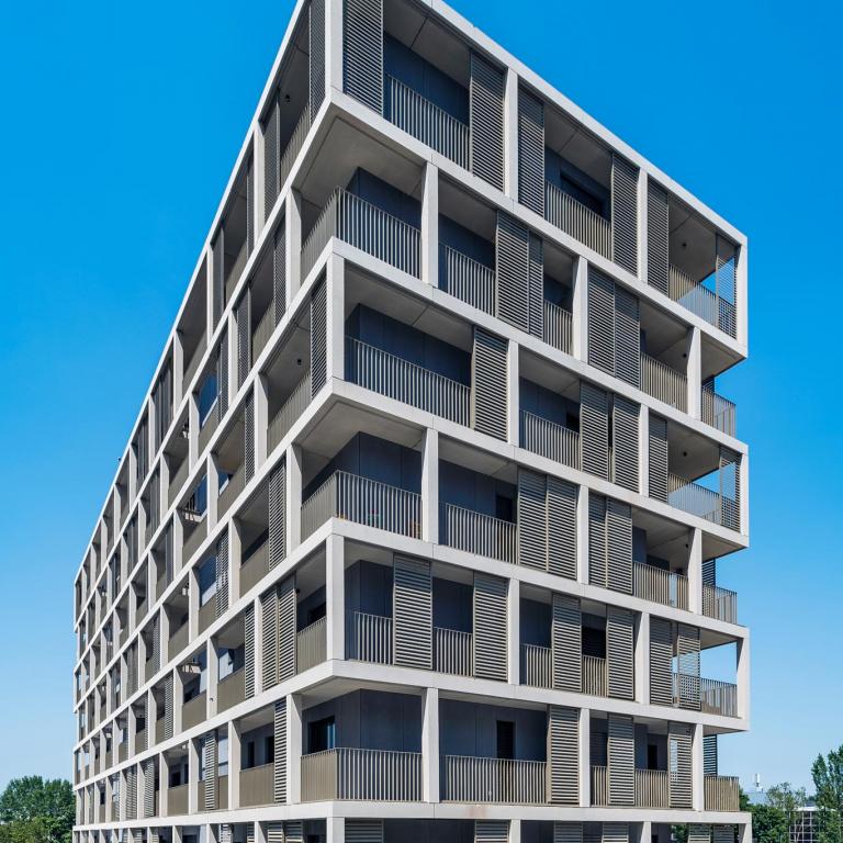 Renoveren begint bij Renson en Demaeght. Kom langs voor een offerte op maat voor Zonwering gevelbekleding terrasoverkappingen carports berging houten aluminium design renovatie bouwen bouw renoveren rooftop Carpentier. Deinze Waregem Oostrozebeke Tielt Kortrijk Anzegem Kluisbergen Oudenaarde Ronse 