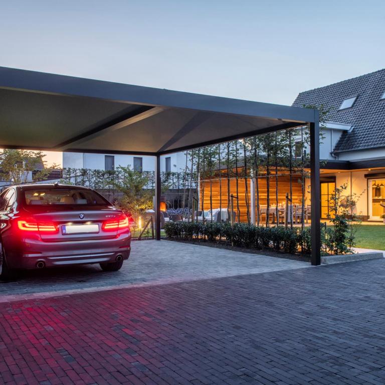 Renoveren begint bij Renson en Demaeght. Kom langs voor een offerte op maat voor Zonwering gevelbekleding terrasoverkappingen carports berging houten aluminium design renovatie bouwen bouw renoveren rooftop Carpentier. Deinze Waregem Oostrozebeke Tielt Kortrijk Anzegem Kluisbergen Oudenaarde Ronse 