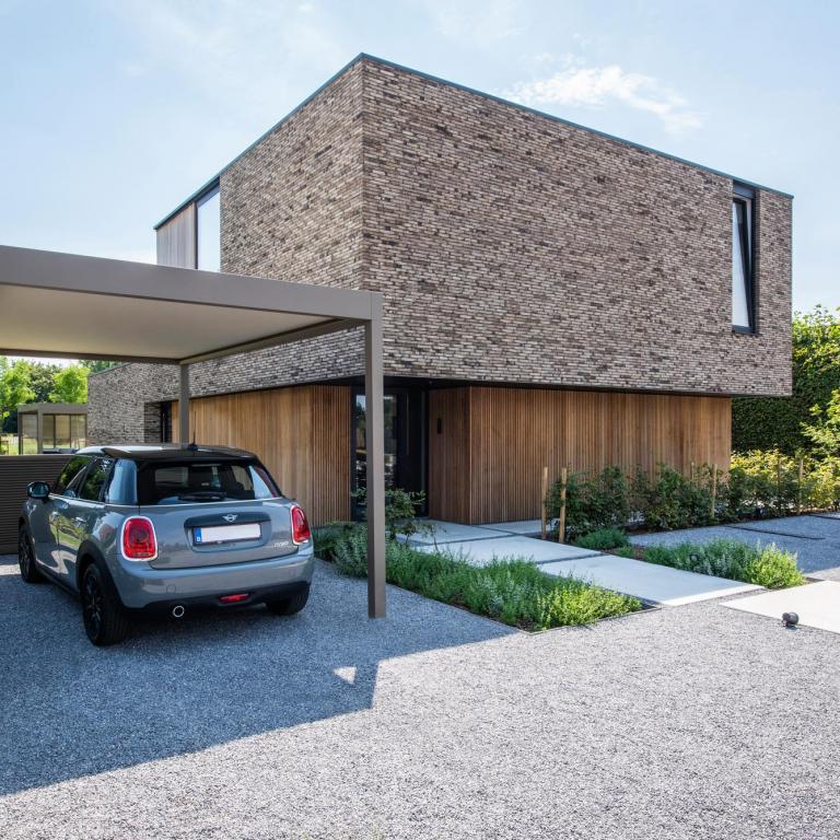 Renoveren begint bij Renson en Demaeght. Kom langs voor een offerte op maat voor Zonwering gevelbekleding terrasoverkappingen carports berging houten aluminium design renovatie bouwen bouw renoveren rooftop Carpentier. Deinze Waregem Oostrozebeke Tielt Kortrijk Anzegem Kluisbergen Oudenaarde Ronse 