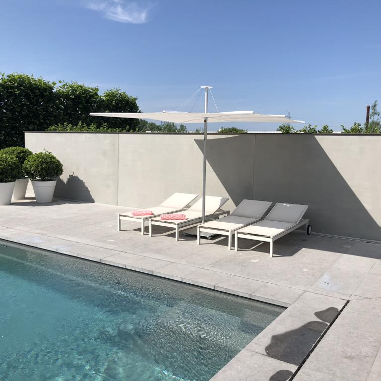 Umbrosa parasols verkrijgbaar bij Demaeght bv. Een moderne parasol van Belgische kwaliteit. vraag hier uw offerte aan