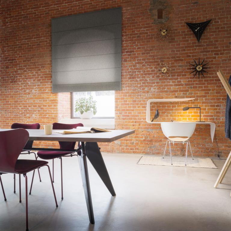 Demaeght zonwering en interieur plaatst gordijnen houten lamellen raamdecoratie van Copahome en Diaz volledig op maat. Maatwerk van Belgische kwaliteit passend in elk interieur zowel modern landelijk als strak. Architecturaal high end living. Copahome Kortrijk Deinze Waregem