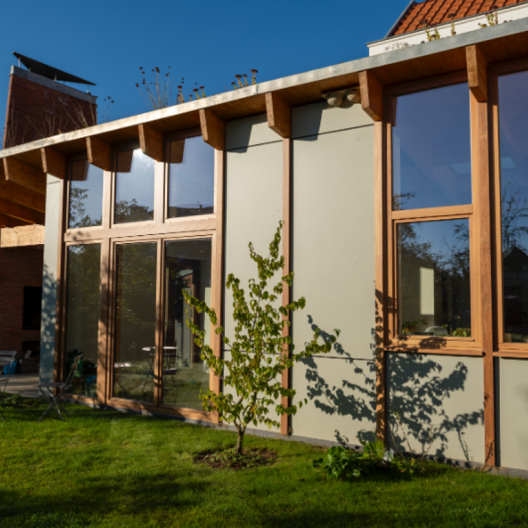 Frager vlakke aluminium gevelbekleding ook verkrijgbaar bij Demaeght bv. Kom langs voor een offerte voor nieuwbouw en renovatie. Wij plaatsen of leveren. Waregem Oostrozebeke Roeselare Deinze Kortrijk Oudenaarde Ronse Kluisbergen Anzegem Kruisem