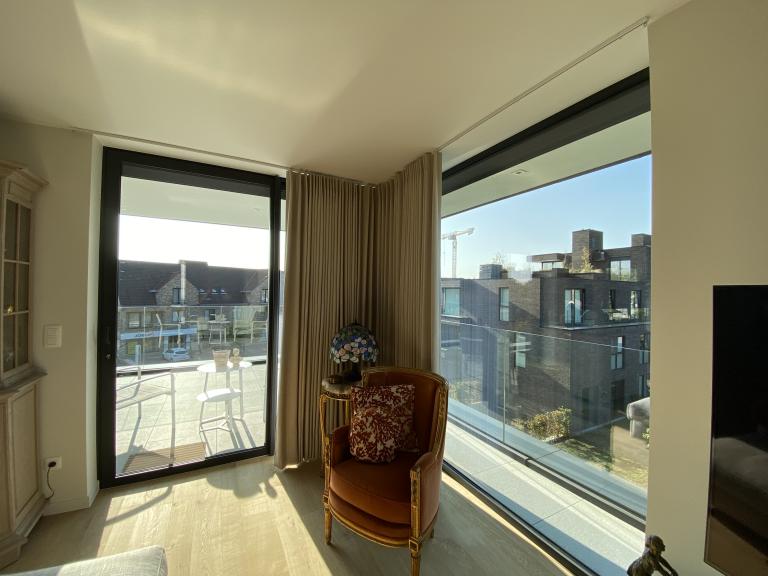 Demaeght zonwering en interieur voorziet alle raamdecoratie op maat van uw woning penthouse of appartement overgordijnen van Diaz