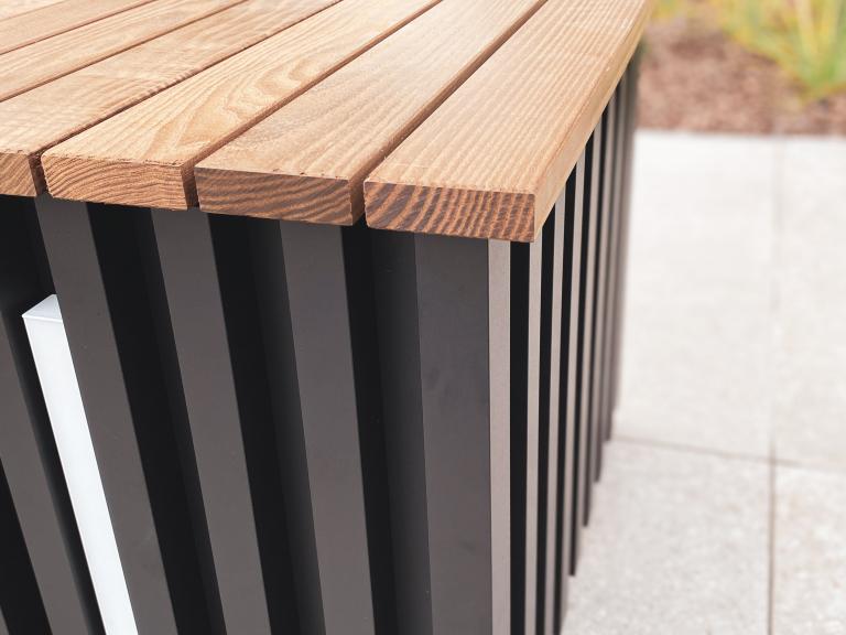 Renson Modulo tuinelementen zijn hip en strak. Met deze modellen geeft u uw tuin een extra boost. Van zitbank tot tuinbank. Ook de mogelijkheid om led verlichting te integreren. Deze moderne woning is nu pas echt afgewerkt.