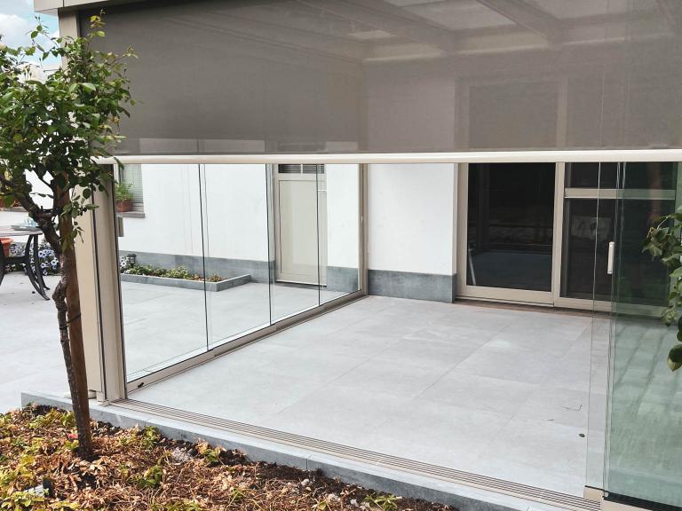 Met een terrasoverkapping van Weinor krijgt je favoriete outdoorplekje niet alleen een geweldig coole look, maar je creëert ook een lichtdoorlatende, 