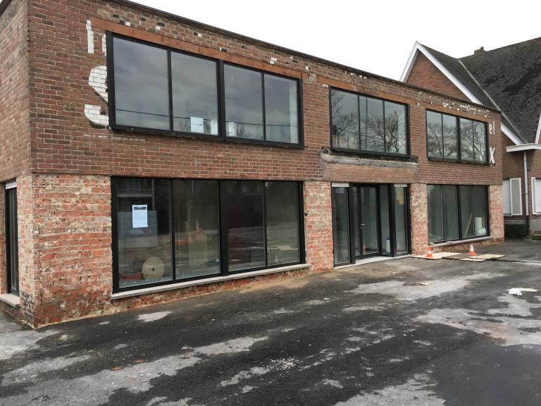 Demaeght zonwering Oostrozebeke Waregem renson structurele zonwering gevelbekleding zonnewering zonwering nieuwbouw renovatie modern strak landelijk 
